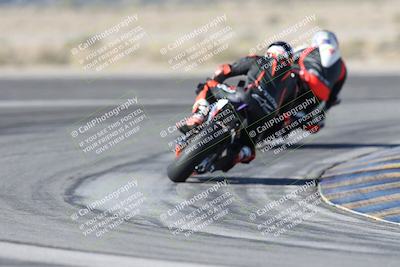 media/Dec-01-2025-Moto Forza (Mon) [[2daa91e15f]]/1-Advanced Group/Session 2 Turn 11 Backside/